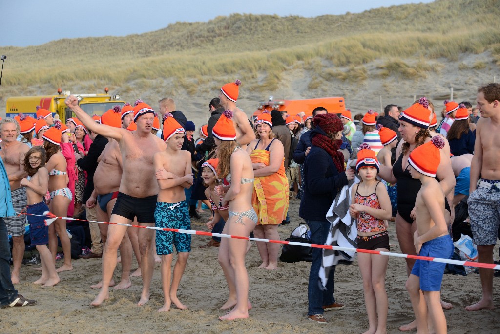 ../Images/Nieuwjaarsduik Nederzandt 2015 019.jpg